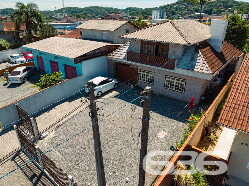 Sobrado à venda no bairro Boehmerwald em Joinville