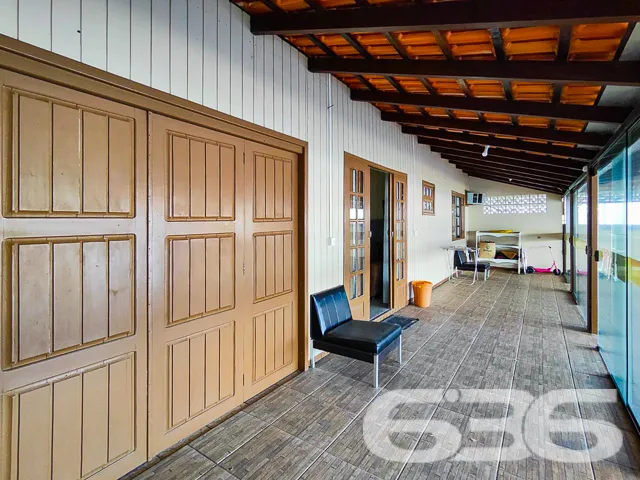 Descubra o prazer de viver onde a brisa da praia e