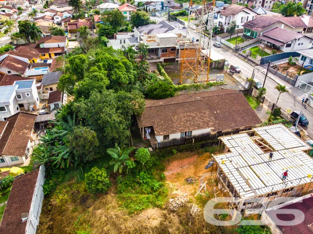 Ampla residência no bairro Glória, Joinville - SC
