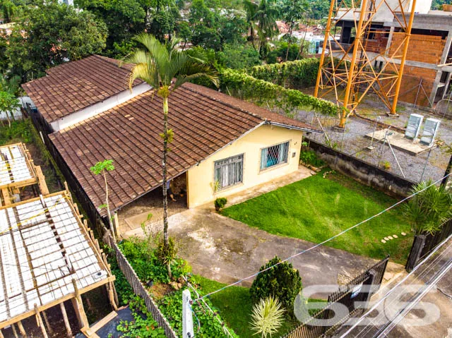 Ampla residência no bairro Glória, Joinville - SC
