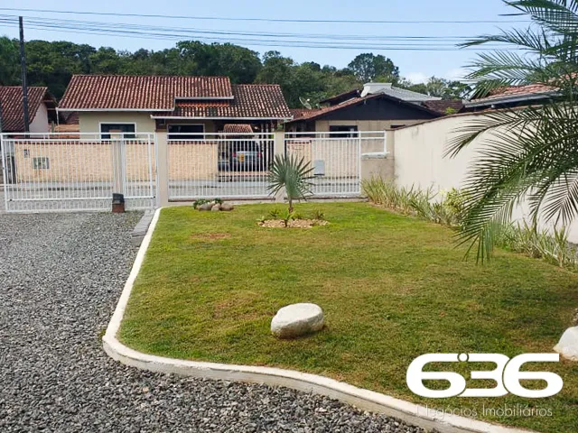 Casa à venda no bairro Espinheiros em Joinville- O