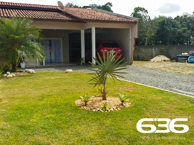 Casa à venda no bairro Espinheiros em Joinville- O