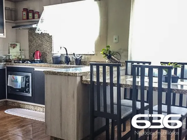 Casa à venda no bairro Espinheiros em Joinville- O