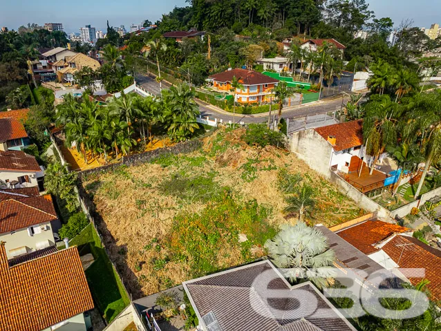 VEDE-SE LOTE NO BAIRRO ATIRADORES - ESTUDA PERMUTA