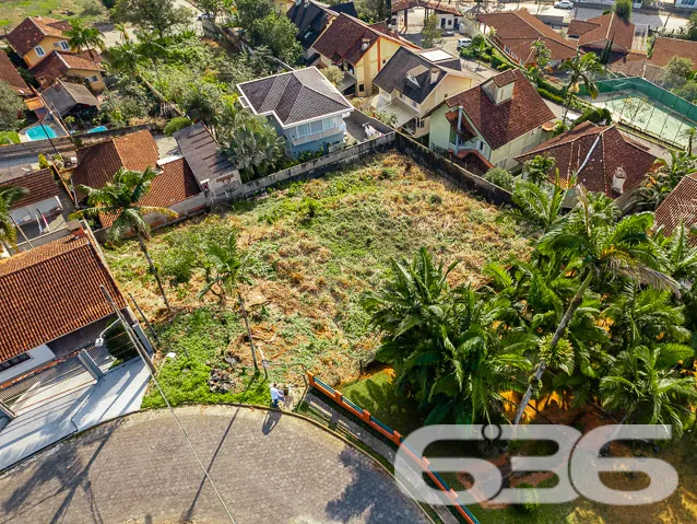 VEDE-SE LOTE NO BAIRRO ATIRADORES - ESTUDA PERMUTA