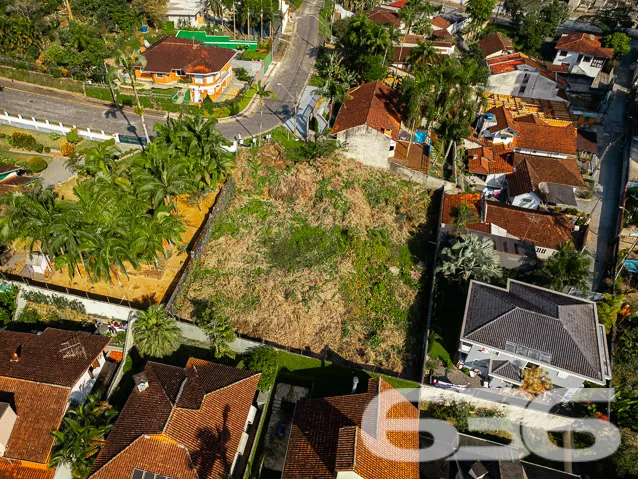 VEDE-SE LOTE NO BAIRRO ATIRADORES - ESTUDA PERMUTA