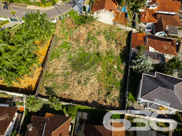 VEDE-SE LOTE NO BAIRRO ATIRADORES - ESTUDA PERMUTA