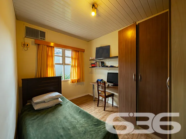 LINDA RESIDÊNCIA NO BAIRRO ANITA GARIBALDI - SUÍTE