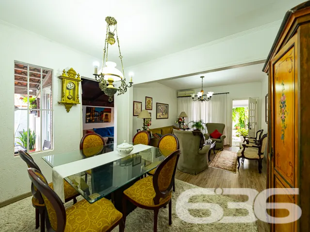 LINDA RESIDÊNCIA NO BAIRRO ANITA GARIBALDI - SUÍTE