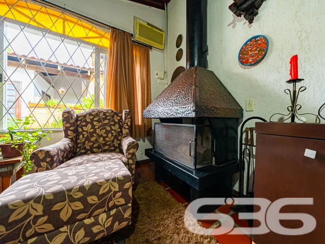 LINDA RESIDÊNCIA NO BAIRRO ANITA GARIBALDI - SUÍTE