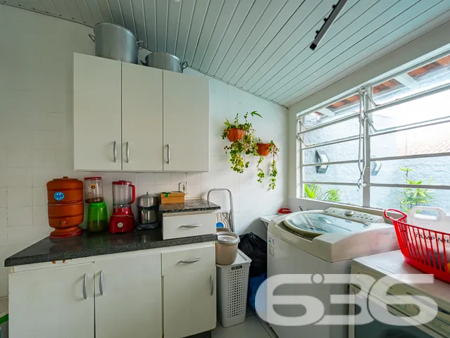 LINDA RESIDÊNCIA NO BAIRRO ANITA GARIBALDI - SUÍTE