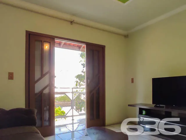 DUAS EXCELENTES CASAS EM UM TERRENO NO BAIRRO ANIT