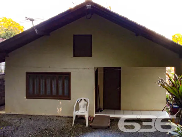 DUAS EXCELENTES CASAS EM UM TERRENO NO BAIRRO ANIT