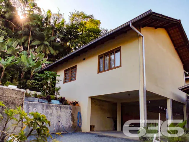 DUAS EXCELENTES CASAS EM UM TERRENO NO BAIRRO ANIT