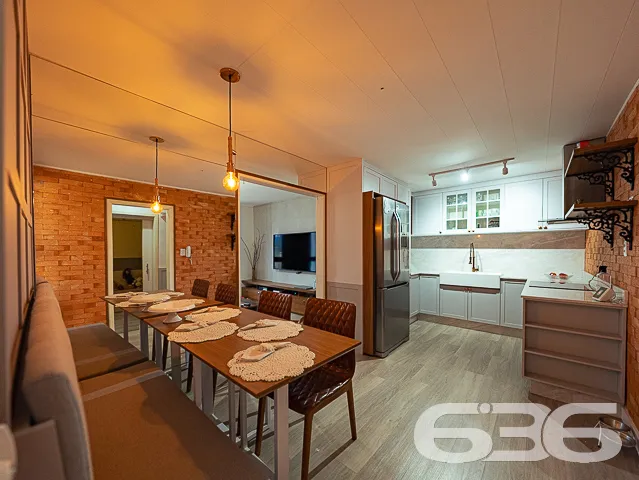 IMÓVEL TOTALMENTE MOBILIADO COM PISCINA E ÁREA DE 