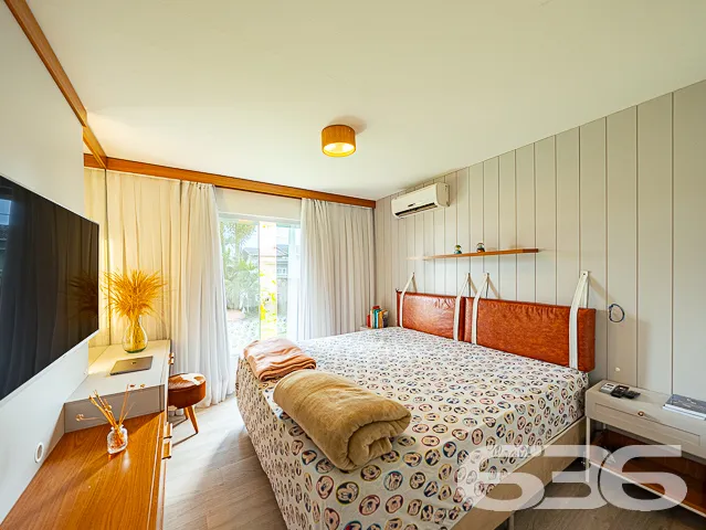 IMÓVEL TOTALMENTE MOBILIADO COM PISCINA E ÁREA DE 