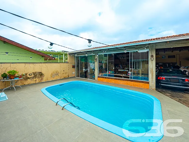 IMÓVEL TOTALMENTE MOBILIADO COM PISCINA E ÁREA DE 