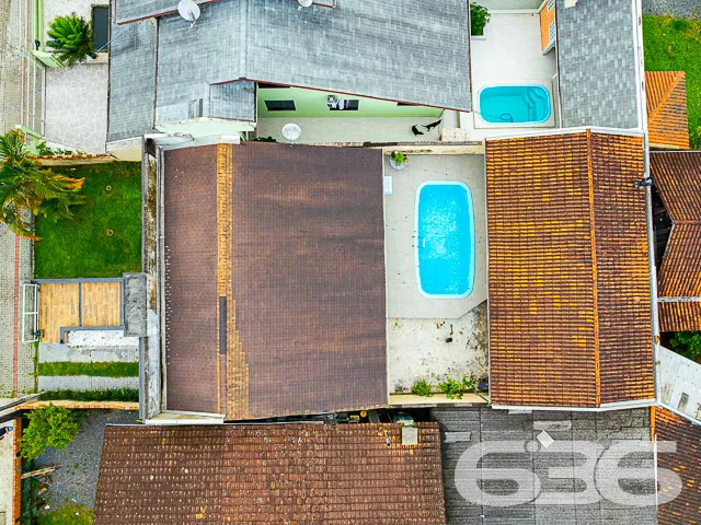 IMÓVEL TOTALMENTE MOBILIADO COM PISCINA E ÁREA DE 