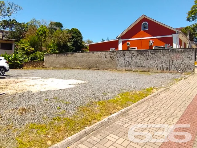 AMPLO TERRENO À VENDA NO BAIRRO AMÉRICA
Procura p