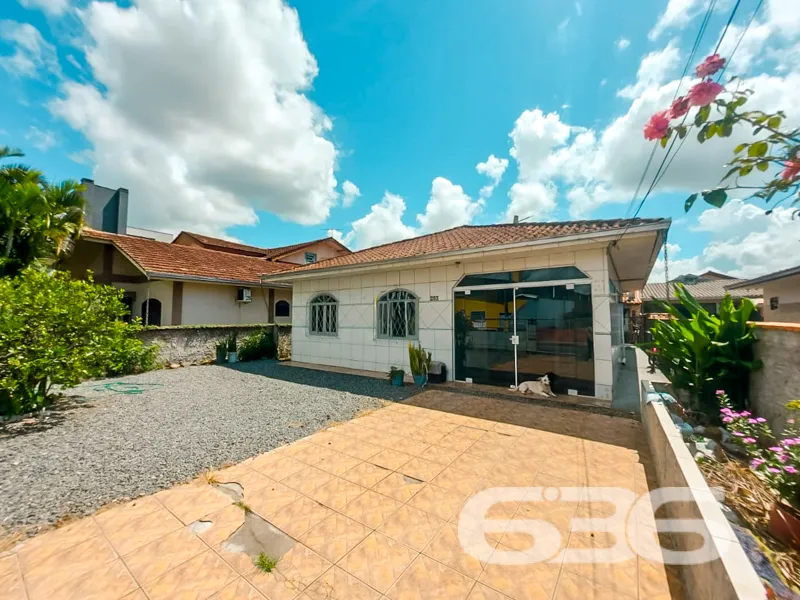 Casa à venda com 3 quartos no bairro Aventureiro, 