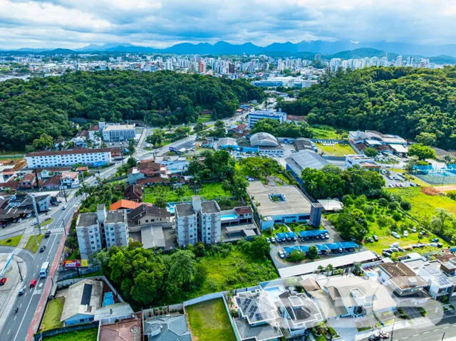 A residĂȘncia de padrĂŁo tĂ©rreo localizada em Joinvi