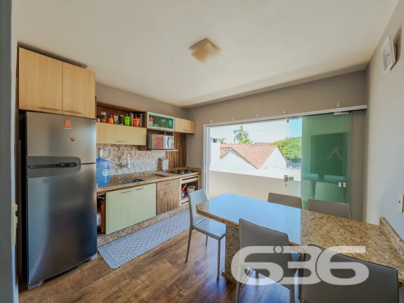 SOBRADO À VENDA COM 4 QUARTOS, NO BAIRRO BOA VISTA