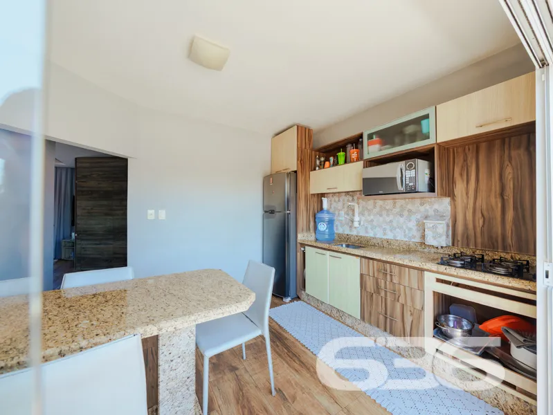 SOBRADO À VENDA COM 4 QUARTOS, NO BAIRRO BOA VISTA