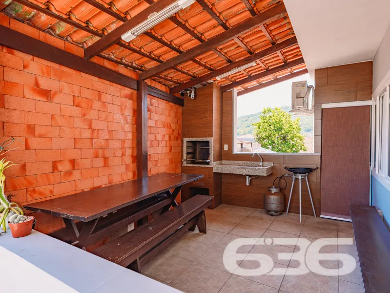 SOBRADO À VENDA COM 4 QUARTOS, NO BAIRRO BOA VISTA