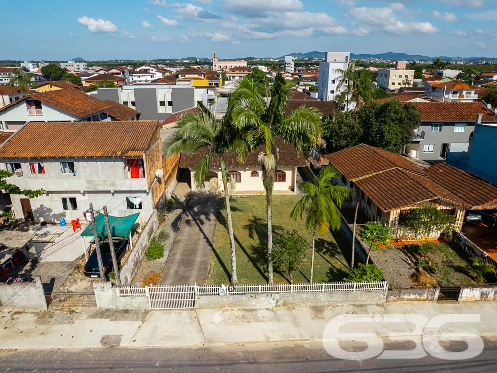 OPORTUNIDADE DE TERRENO COM DUAS CASAS - ESTUDA PE