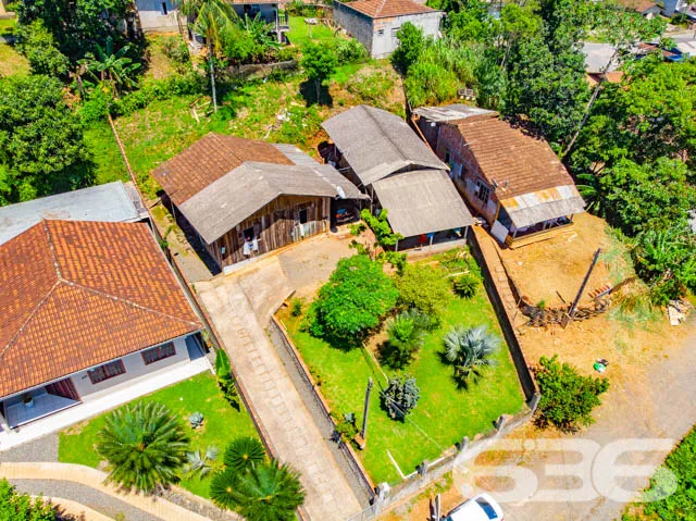 VENDE-SE TERRENO COM ACLIVE ACENTUADO NO ITAUM!
De