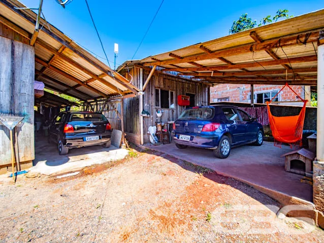 VENDE-SE TERRENO COM ACLIVE ACENTUADO NO ITAUM!
De