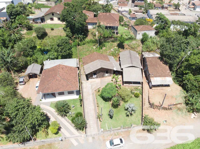 VENDE-SE TERRENO COM ACLIVE ACENTUADO NO ITAUM!
De