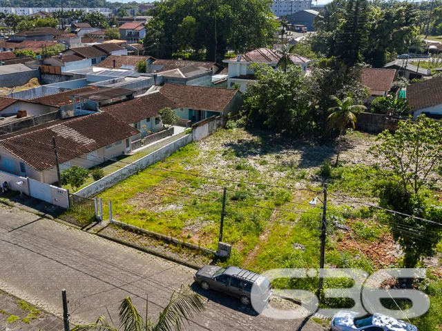 VENDE-SE TERRENO ESPAÇOSO NO BAIRRO BUCAREIN – OPO