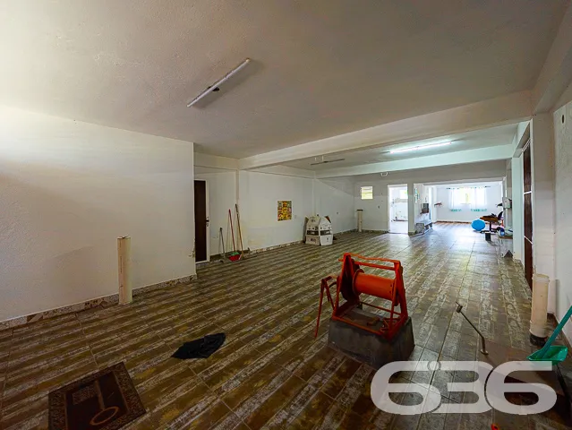 IMĂVEL COM 3 QUARTOS NO BAIRRO BUCAREIN
Apresenta