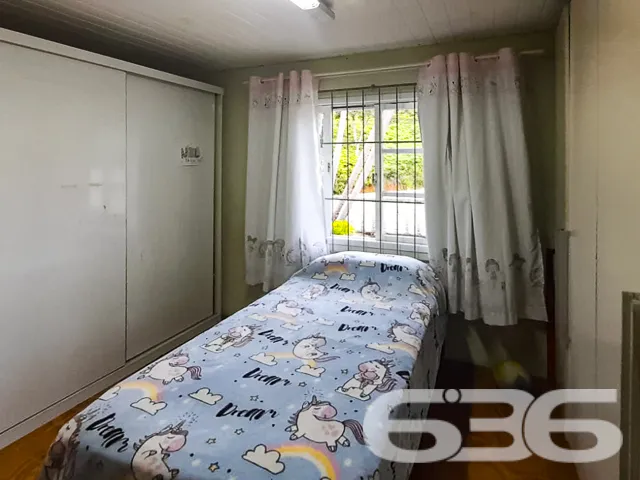CASA Ă VENDA COM 2 SUĂTES + 2 QUARTOS NO BAIRRO FL