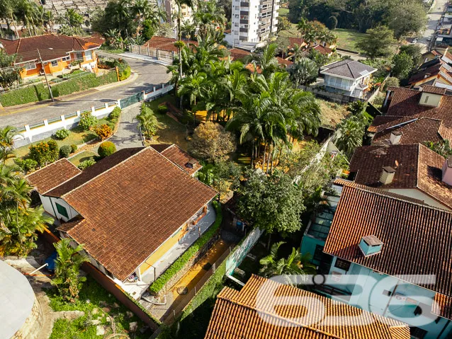 IMÓVEL COM POTENCIAL ÚNICO NO CORAÇÃO DO BAIRRO AT