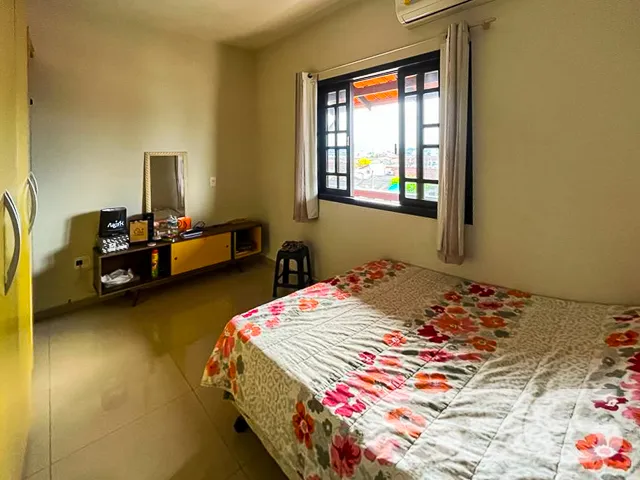 CASA À VENDA NO BAIRRO ADHEMAR GARCIA EM JOINVILLE