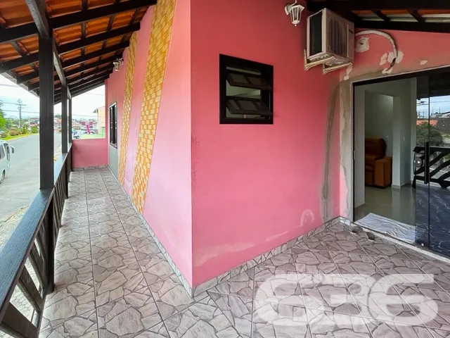 CASA À VENDA NO BAIRRO ADHEMAR GARCIA EM JOINVILLE