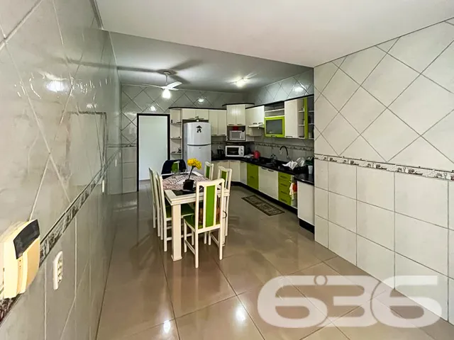CASA À VENDA NO BAIRRO ADHEMAR GARCIA EM JOINVILLE