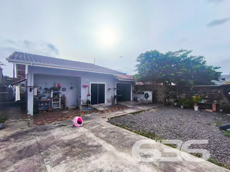 Casa à venda em Joinville no bairro Adhemar Garcia