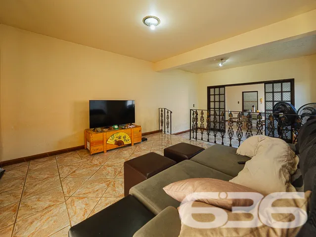 Descubra a casa dos seus sonhos em Joinville! Situ