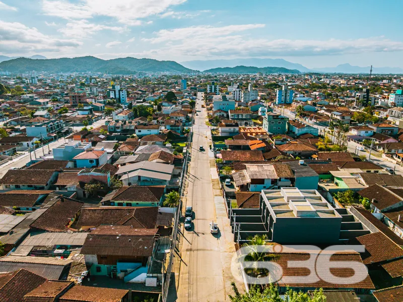 IMĂVEL COM EDICULA NO BAIRRO COMASA, JOINVILLE - E
