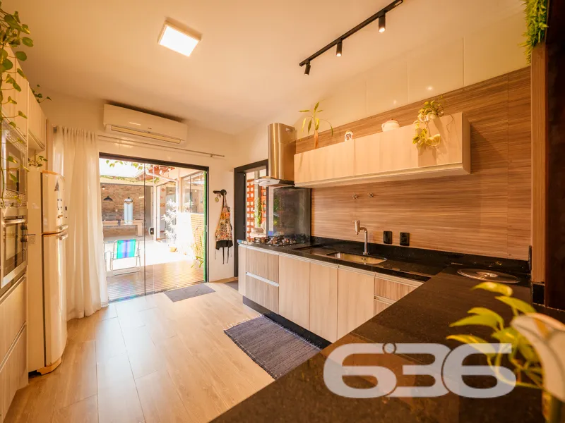 Casa à venda no bairro Costa e Silva, em Joinville