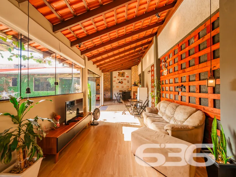 Casa à venda no bairro Costa e Silva, em Joinville