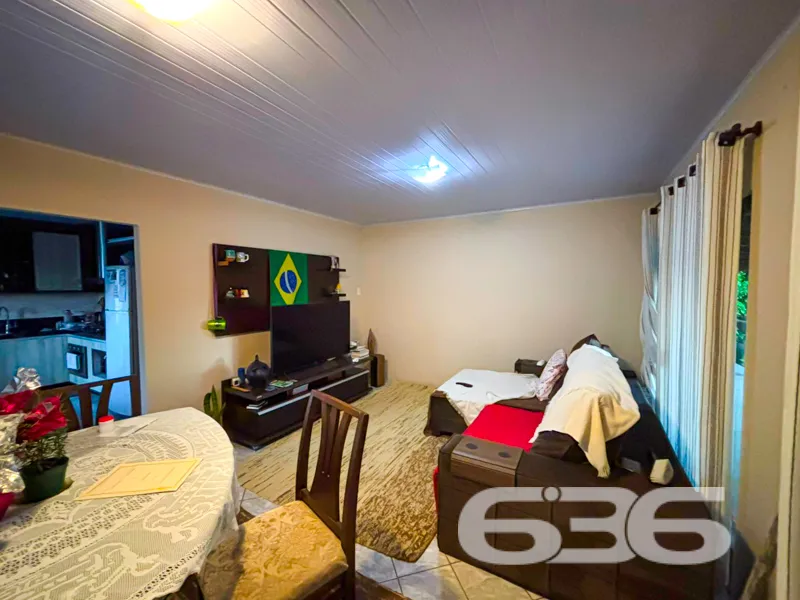 Casa térrea com amplo terreno à venda no Costa e S