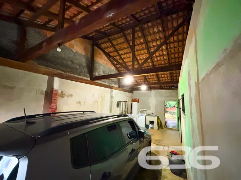 Casa térrea com amplo terreno à venda no Costa e S