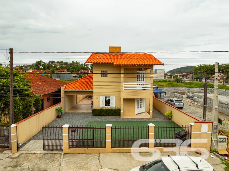 SOBRADO À VENDA NO BAIRRO VILA NOVA EM JOINVILLE -