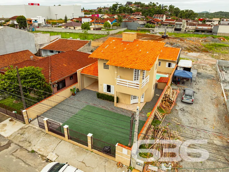 SOBRADO À VENDA NO BAIRRO VILA NOVA EM JOINVILLE -