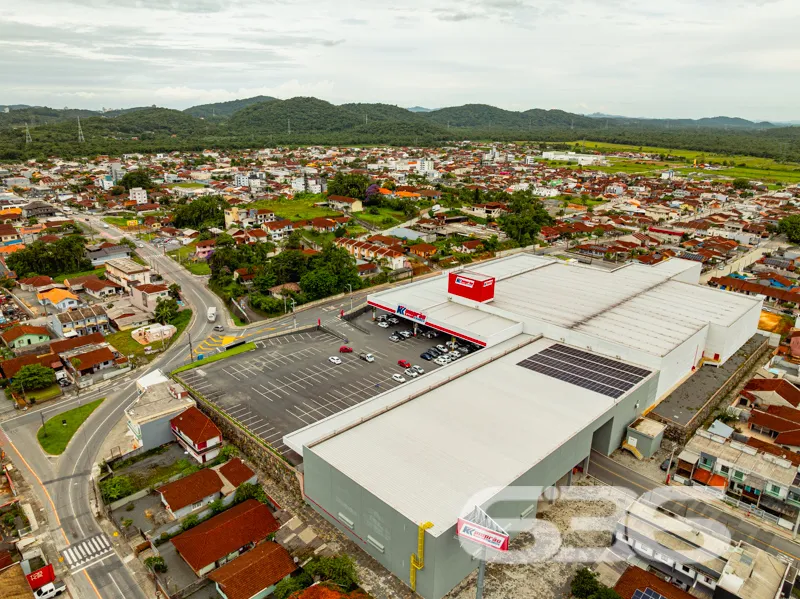 SOBRADO À VENDA NO BAIRRO VILA NOVA EM JOINVILLE -