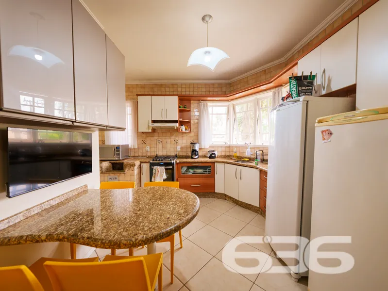 Casa à venda no bairro Floresta, Joinville: essa r